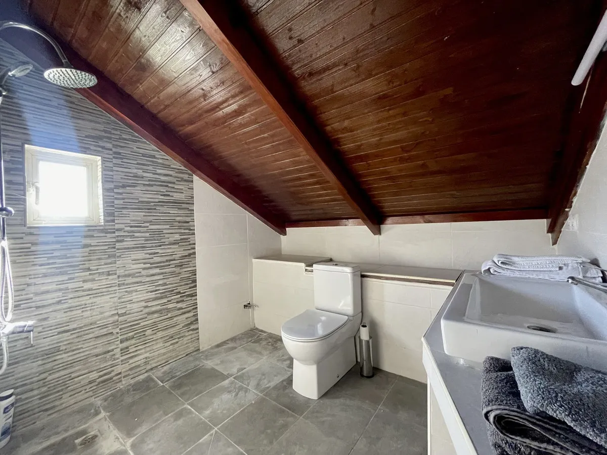 a663af4f-21a8-4f44-858e-46050f9283e8