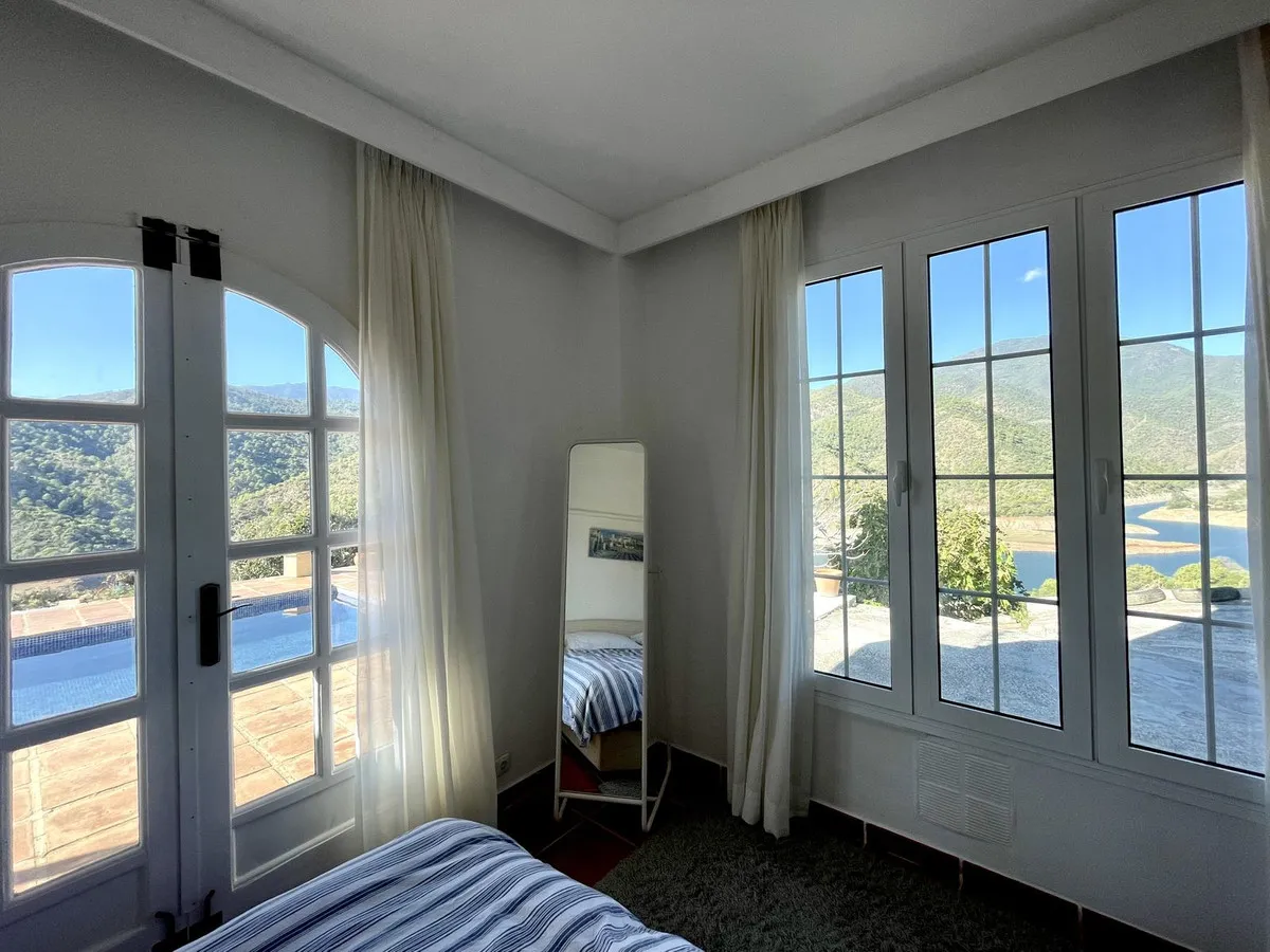 c7bc8e09-ea86-44f8-a02b-3c3ce107a090