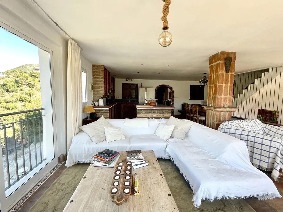 d5287edc-ccf9-44c7-be92-35bbce980776