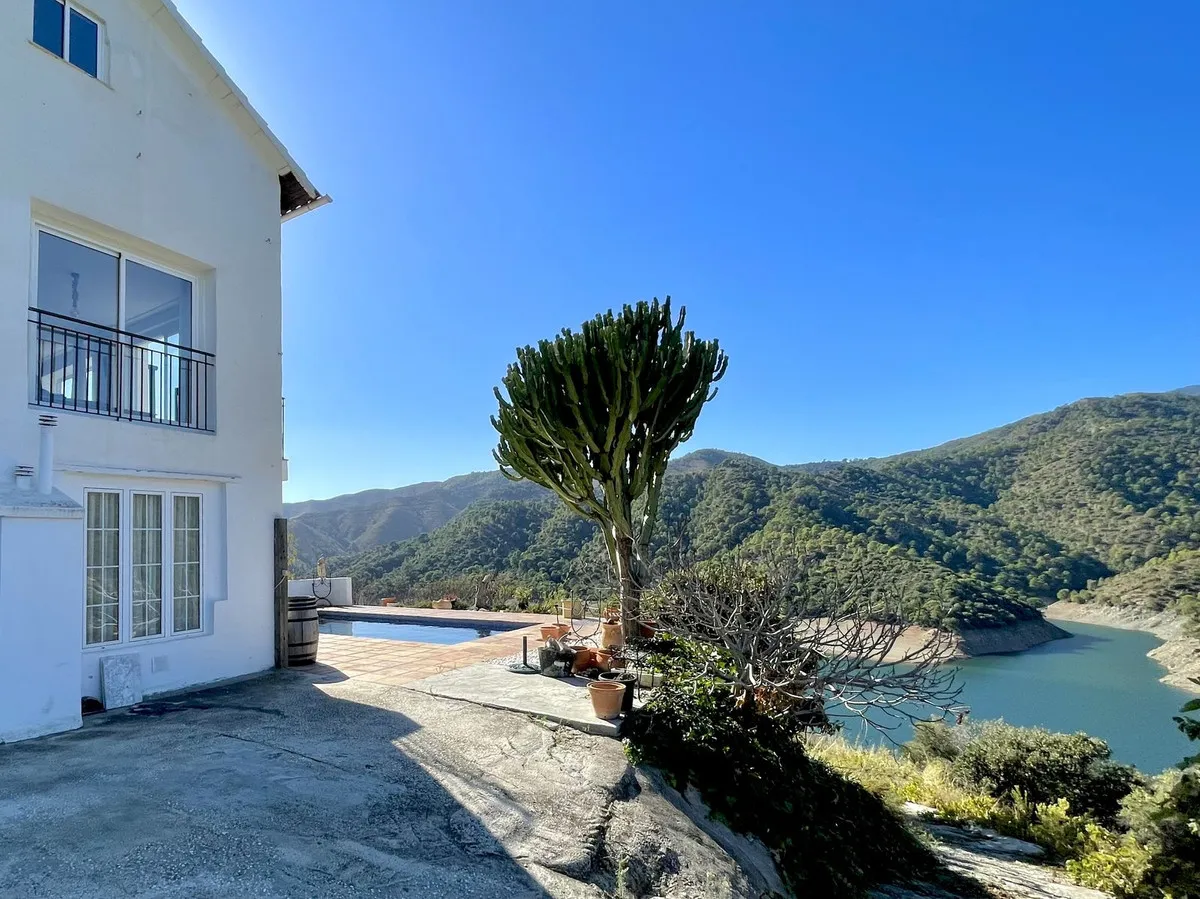 e191e90a-b254-40ec-8b50-8217c3901d77