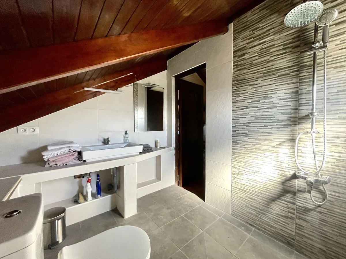 f5f83bac-2475-4a03-a714-b69839c01b9e