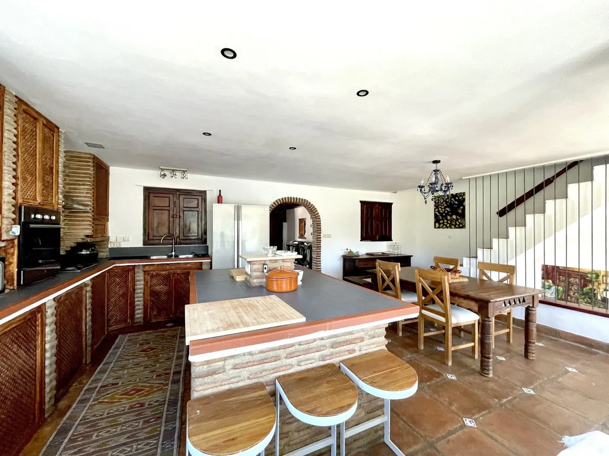 fec76a1f-2a1e-4037-88c8-44d8913d7943