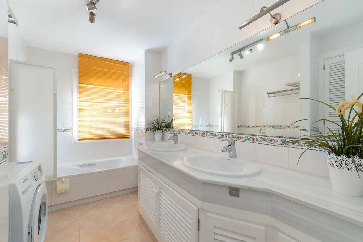 ac703e3d-c130-4d12-8fb7-ae984ba38514