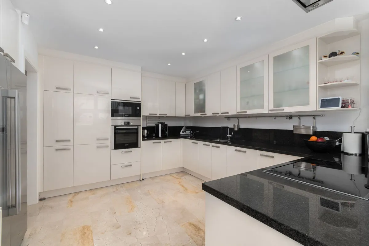 f7f4db8e-a611-4dce-a08e-f09763499bbd