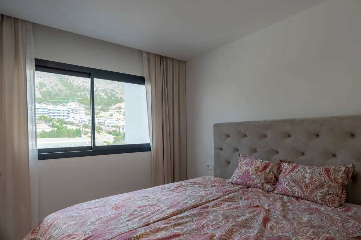 8c1fb241-0d25-4fec-82db-f7367147ee3d