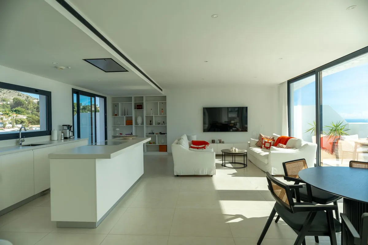 8ca1aad2-47a3-4c5b-9db2-11f07c098a9b