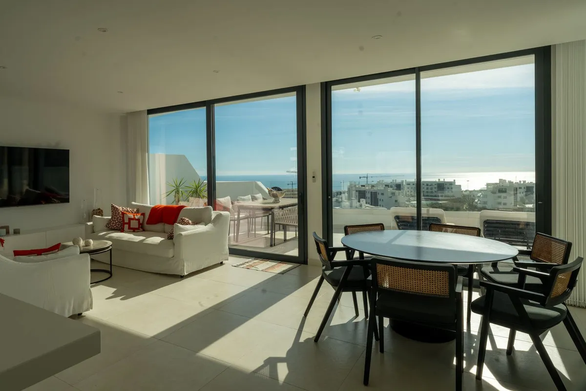 e96bc9f4-725e-42fa-a1bb-189c9c76eaeb