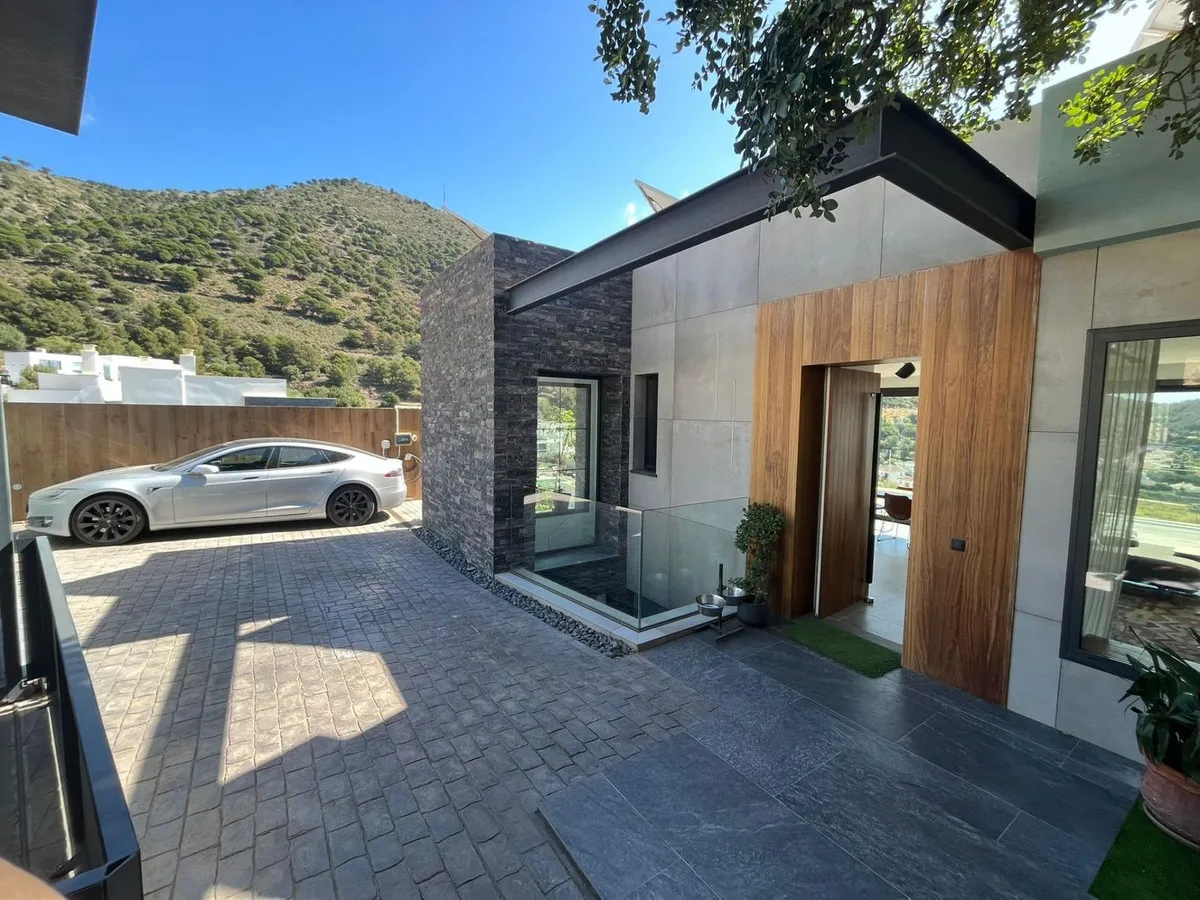 433bb40b-d406-4409-b3e9-fbaeeaeadfa7