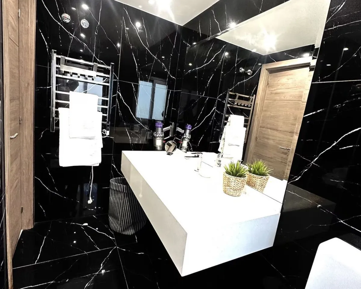 d7fd33c7-8870-4b43-a102-5acc028ad60f