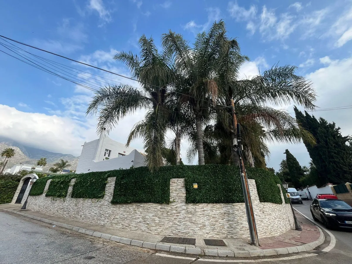 e135a80c-1e2d-439d-9cfb-8dccd60ffaf5