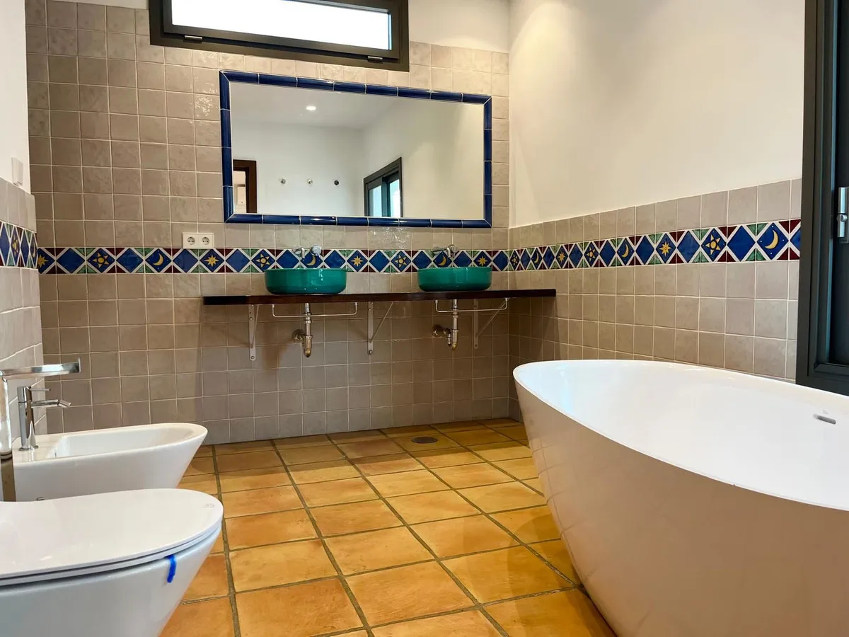 e3040fb4-308c-4a08-a819-fcdbbabc4f58