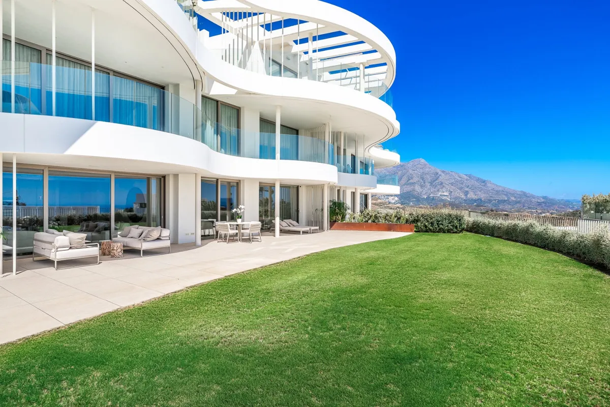 Elegant Ground-Floor Haven in The View Marbella