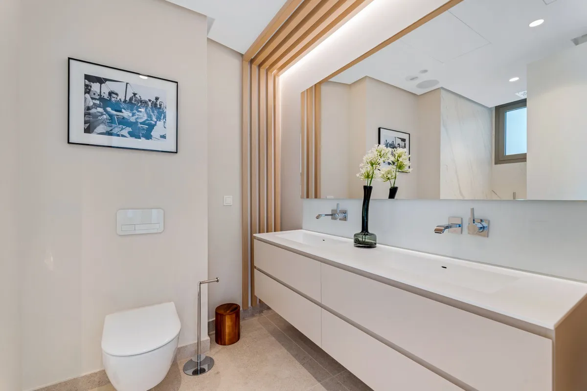 4057a14f-c74e-4e52-864a-c66e1bbf7d06