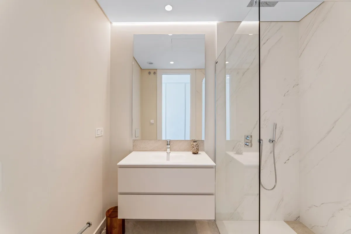 e6d15b24-95ad-406a-bdb6-61c559351c4c