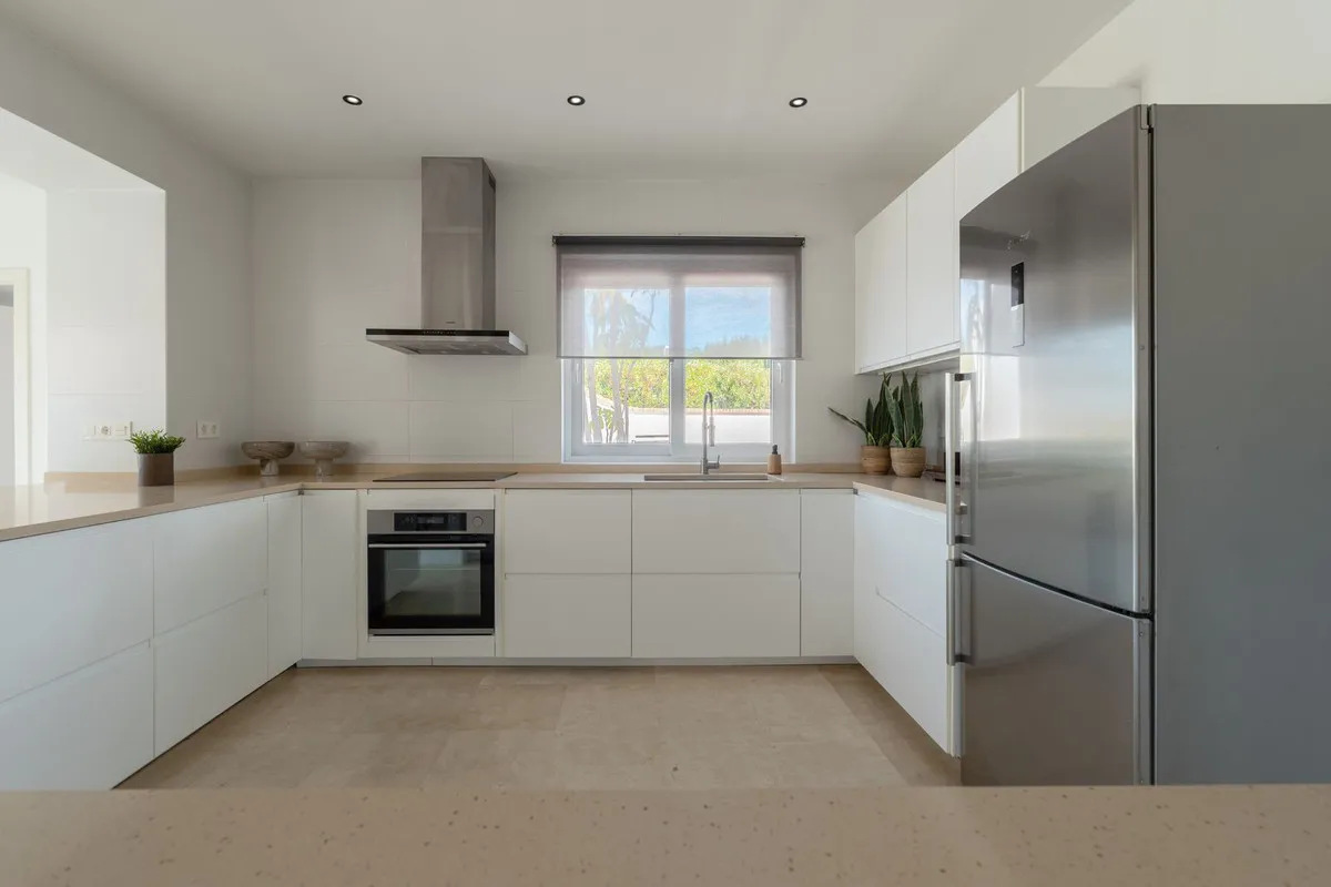 3b1dfd70-333a-4e8a-be54-767606d7ea86