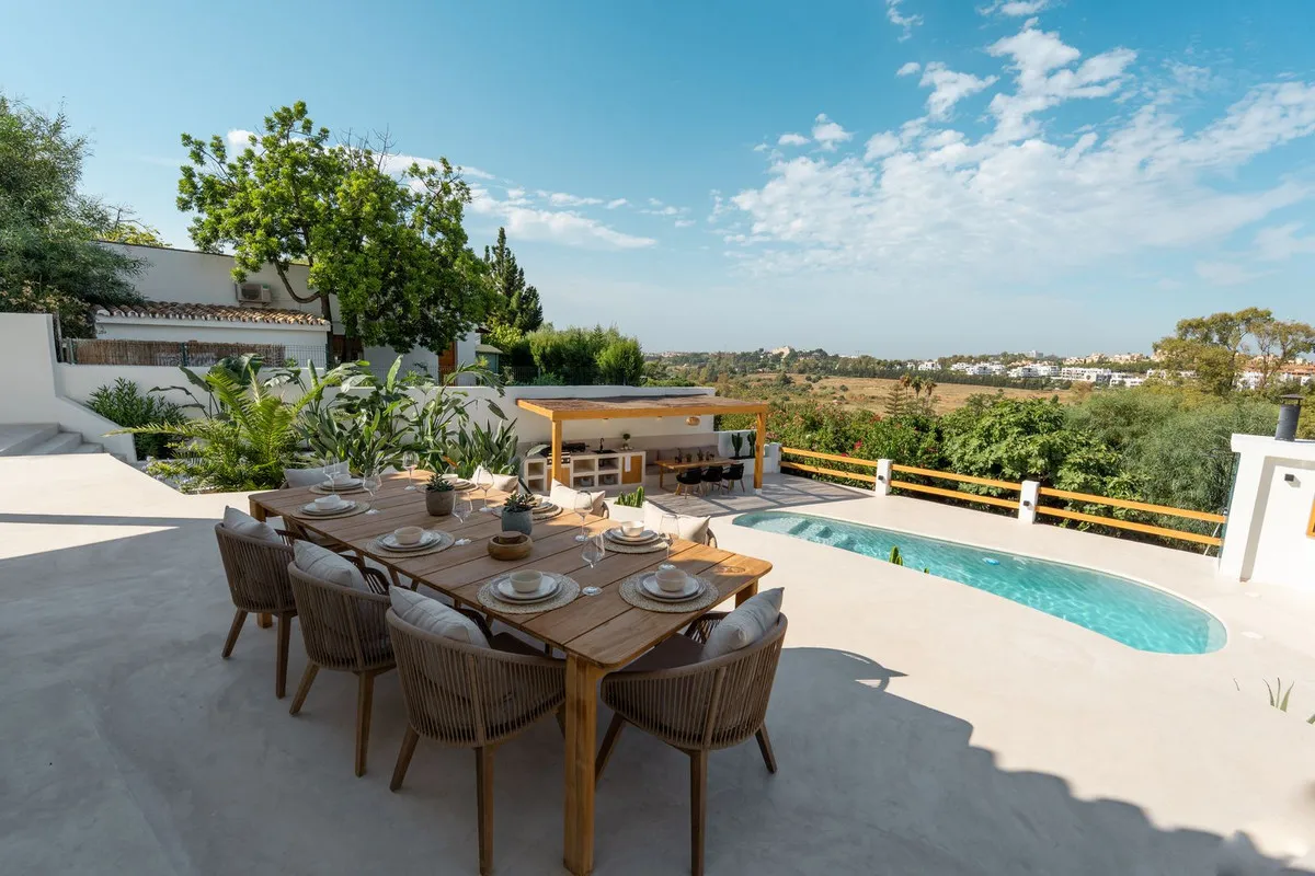 d10279dc-4617-429b-bd77-c74f60b4445b