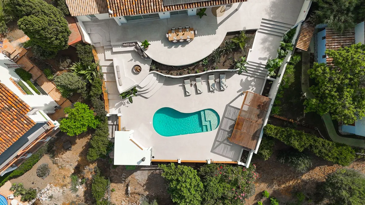 e6284d0b-36aa-43d5-a8d1-b90a87ce03c4