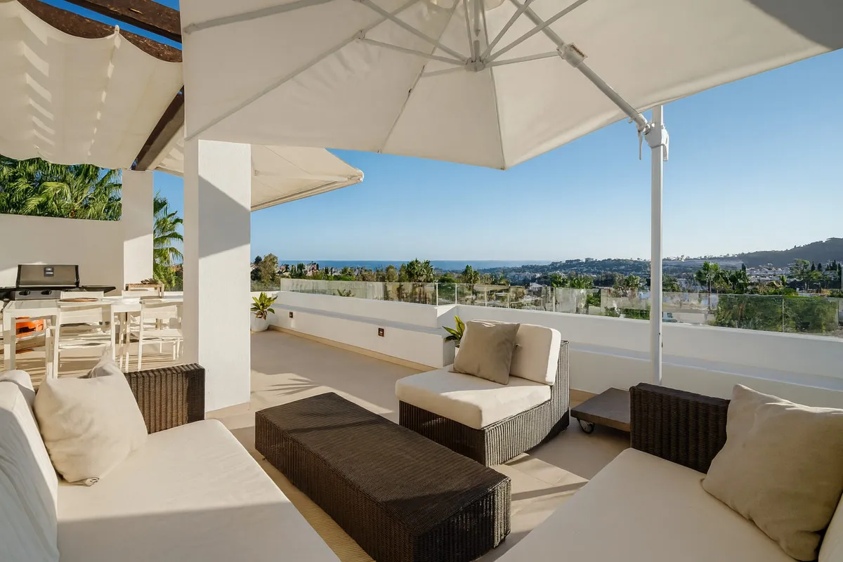 Luxurious Duplex Penthouse with Panoramic Views in Marbella