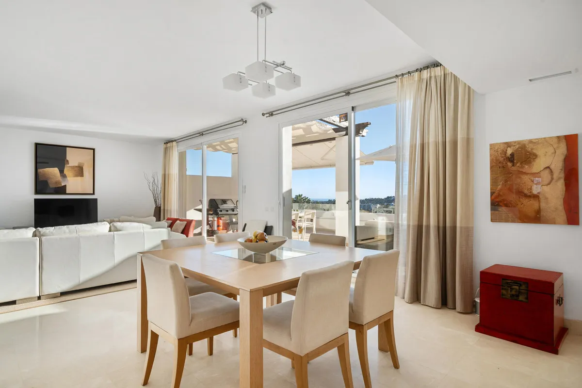 97885ef6-041d-404a-b84d-a76860e11093