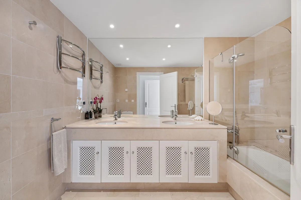 c158742e-0709-4527-ade0-60cf2b2e7e98