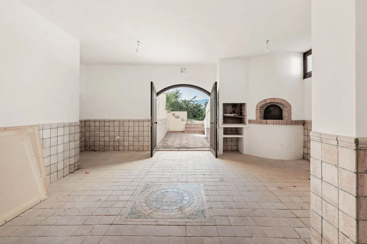 c2336510-6c3f-46d8-952f-a2dd61cae5be