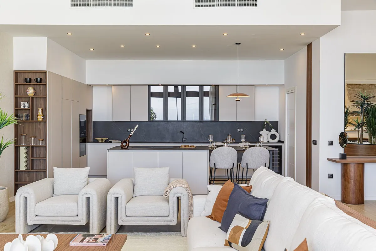 1ea68f92-6a00-452c-8f3c-738083ab4092