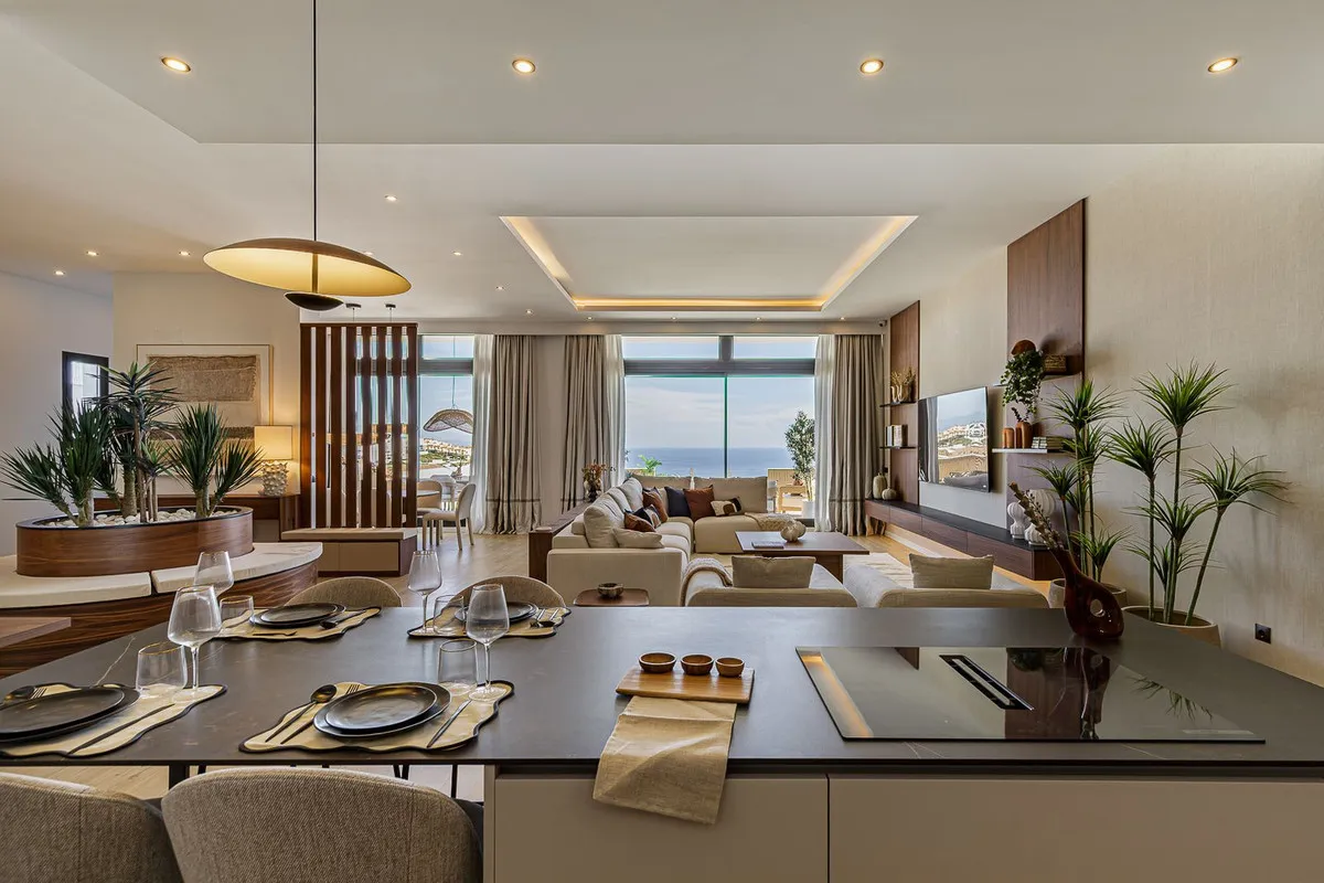 5896d9b2-e9ba-4f72-8308-456c21fb8959