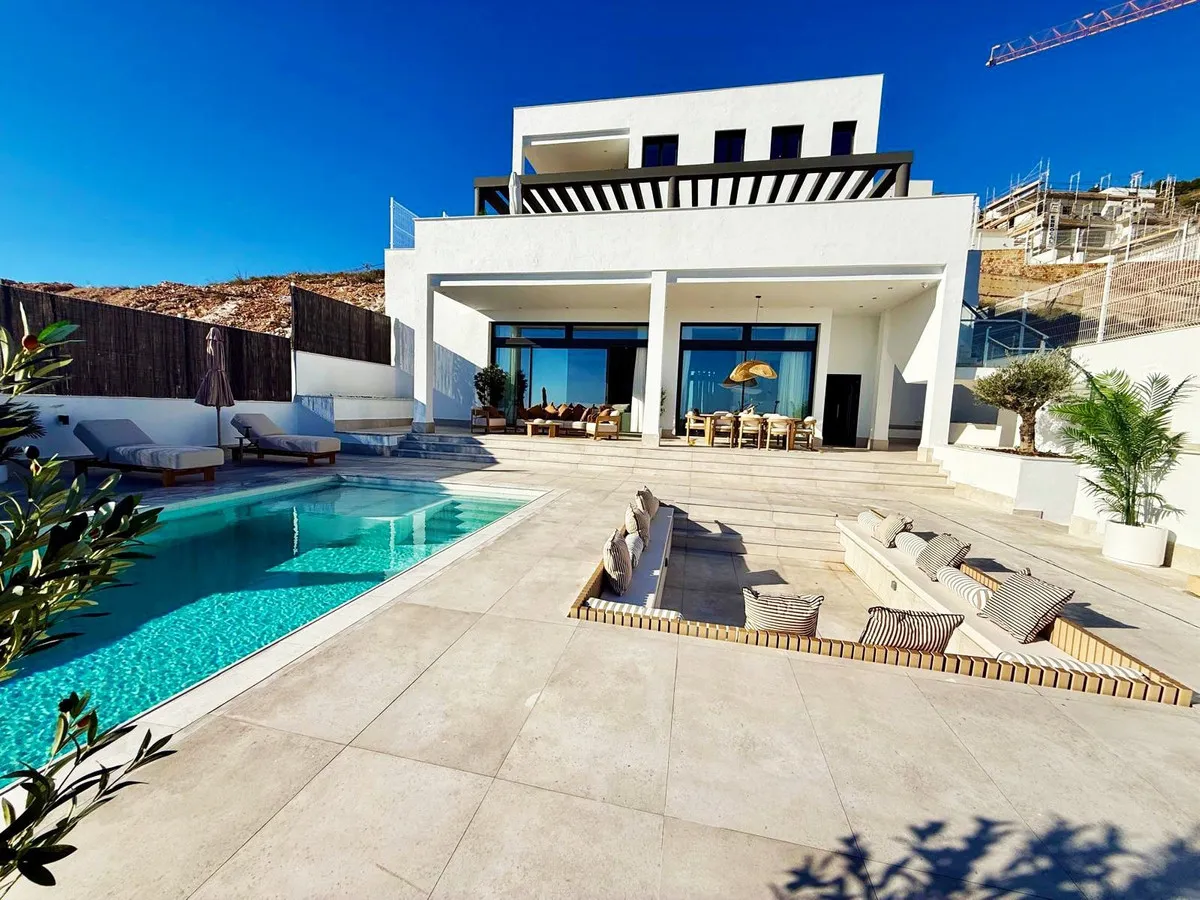 9dd6518b-f464-495c-a726-b1be51d7e2a5