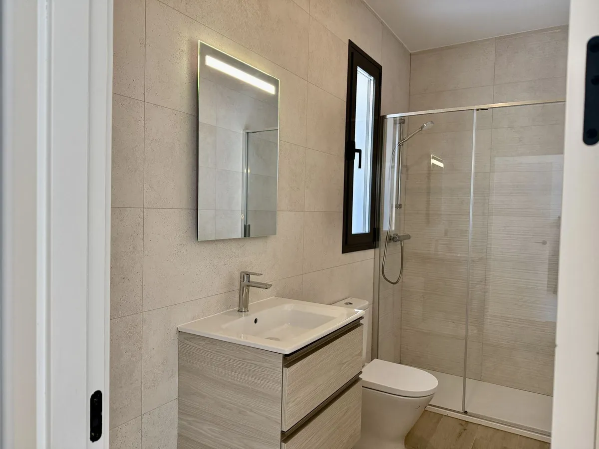 e8f0c2fe-a63a-498e-ba02-16f8ffaf2301