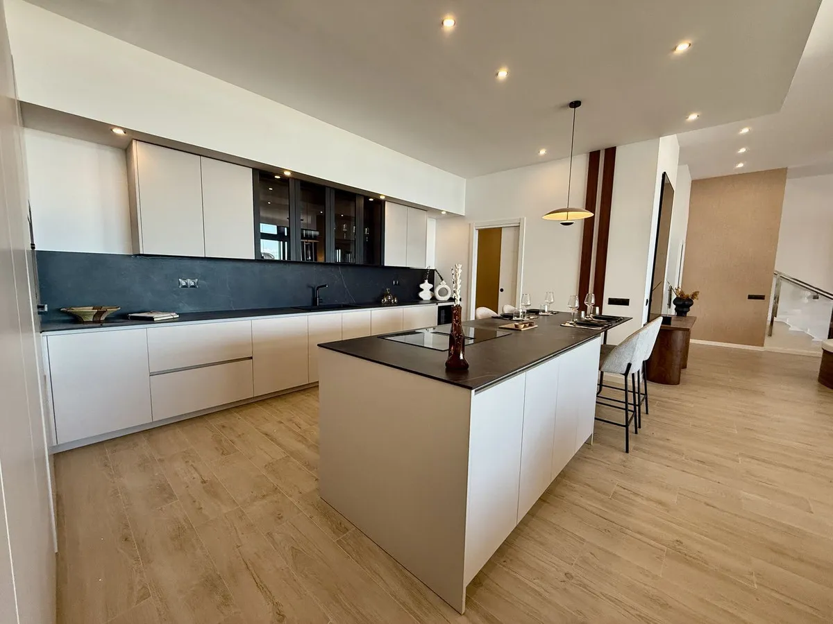 eb5ef0ce-217b-4fc6-a0c6-6cfc5ef09206