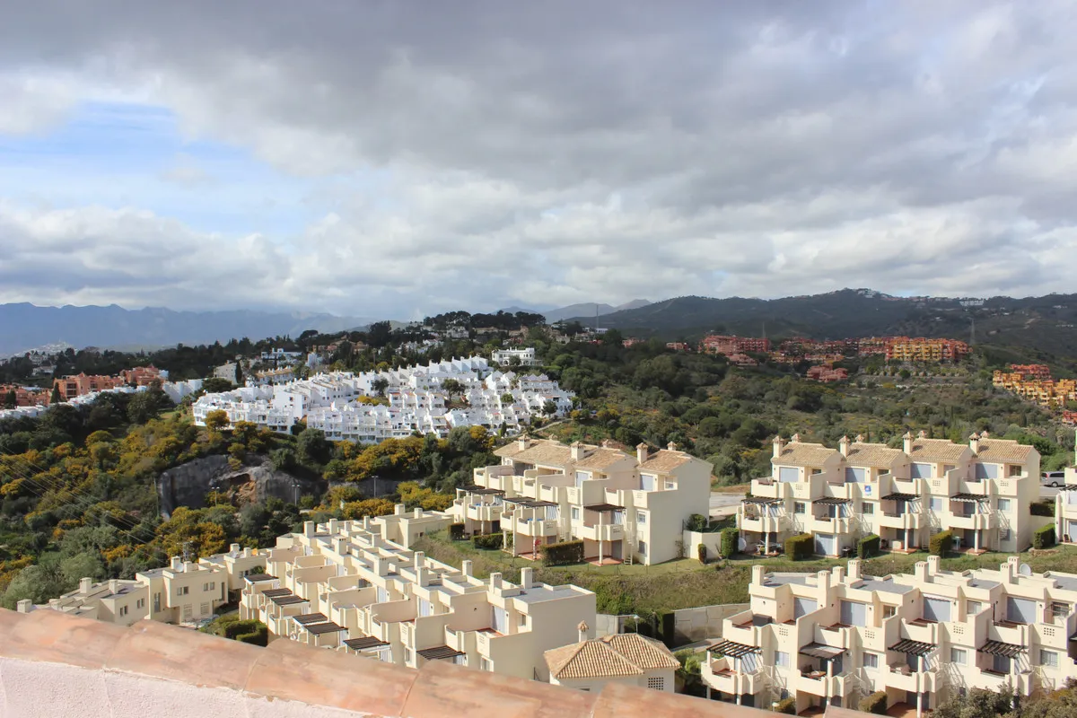 dc8407c7-bb26-4b20-9553-94000b0a8053