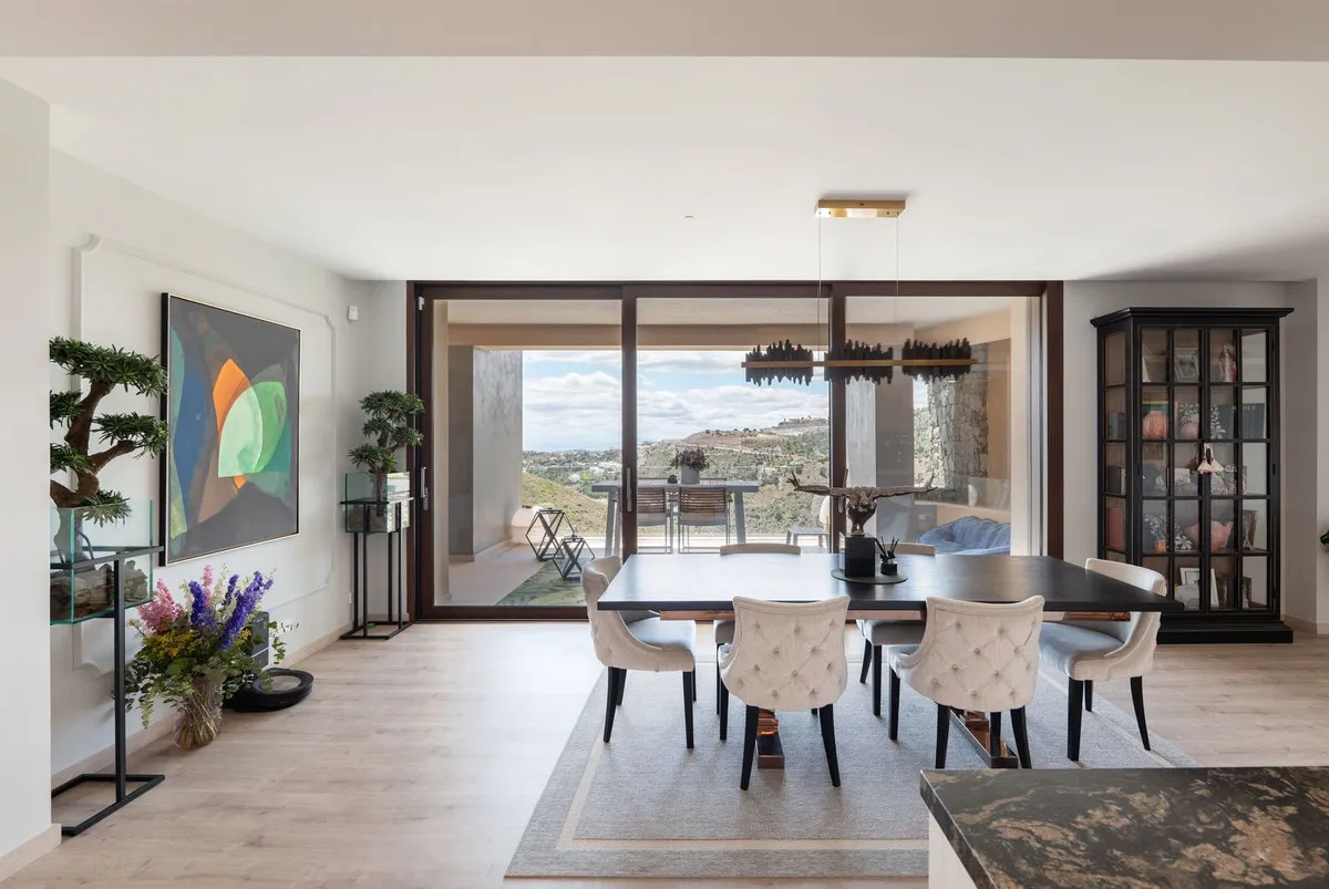 2e321bad-fd37-408c-b802-4afa6d9cd17e