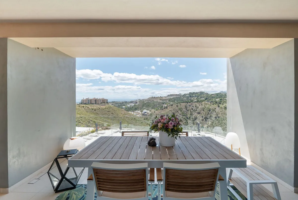 a13f6155-5d23-421f-930b-1dac8adb0459