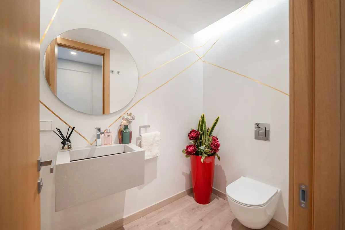 e154c7f4-6b91-4347-85e7-695002b04eb0