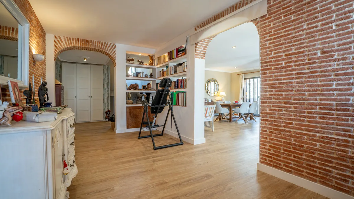 0e557525-4ba8-4d55-afc3-38ab5faebf49