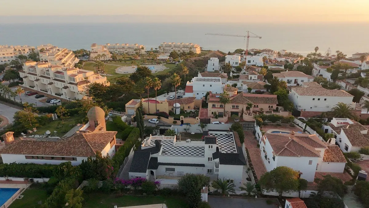 32535027-6ab9-4a14-aede-04afad13940a