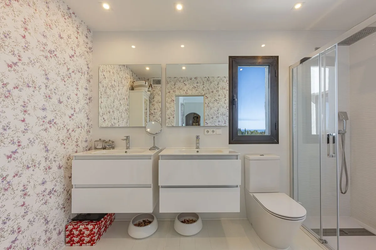 091be075-0d15-40d9-b111-7905974021bf