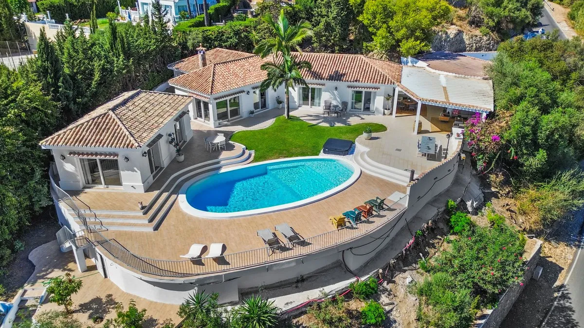 Scandinavian Retreat with City & Sea Views in Mijas