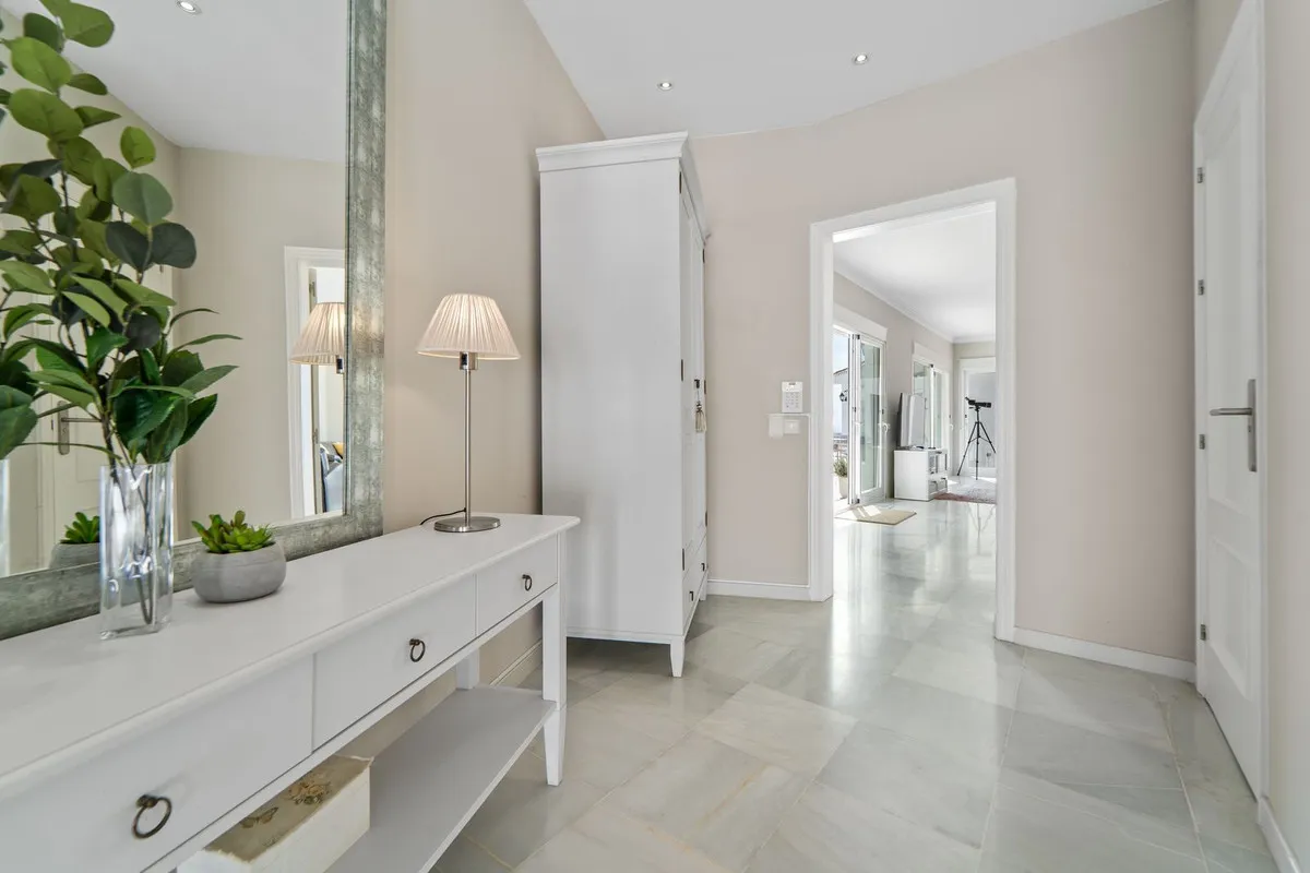 a8c294ea-fff5-409e-925e-bd5c08f982cd