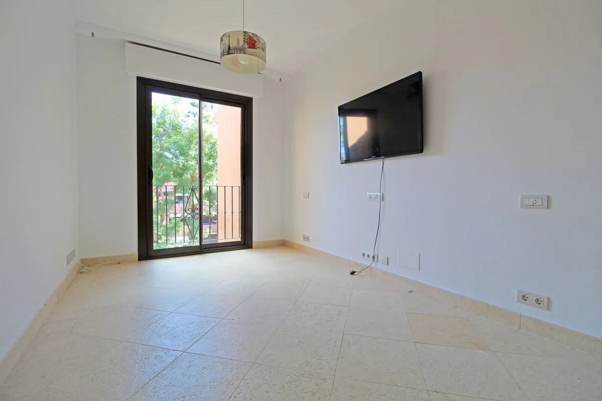 4f1f3e0f-d80c-484c-b6fd-40a810dc0cd5