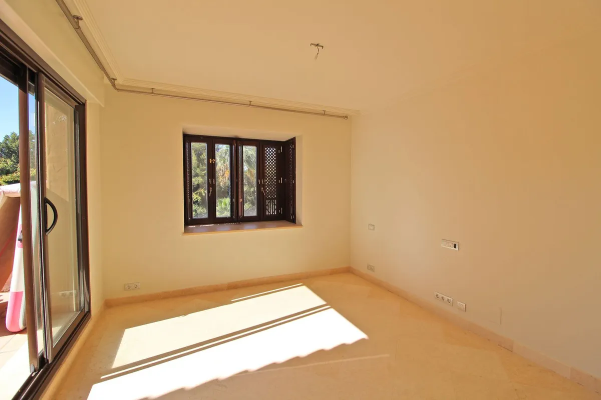 f6342735-1e53-4820-992f-19deb6f740e1