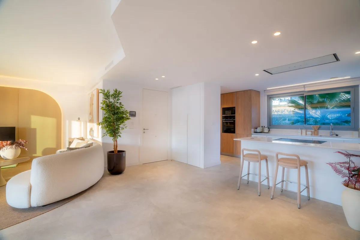 09ac53b7-f902-469e-8dd8-35a546600ad6