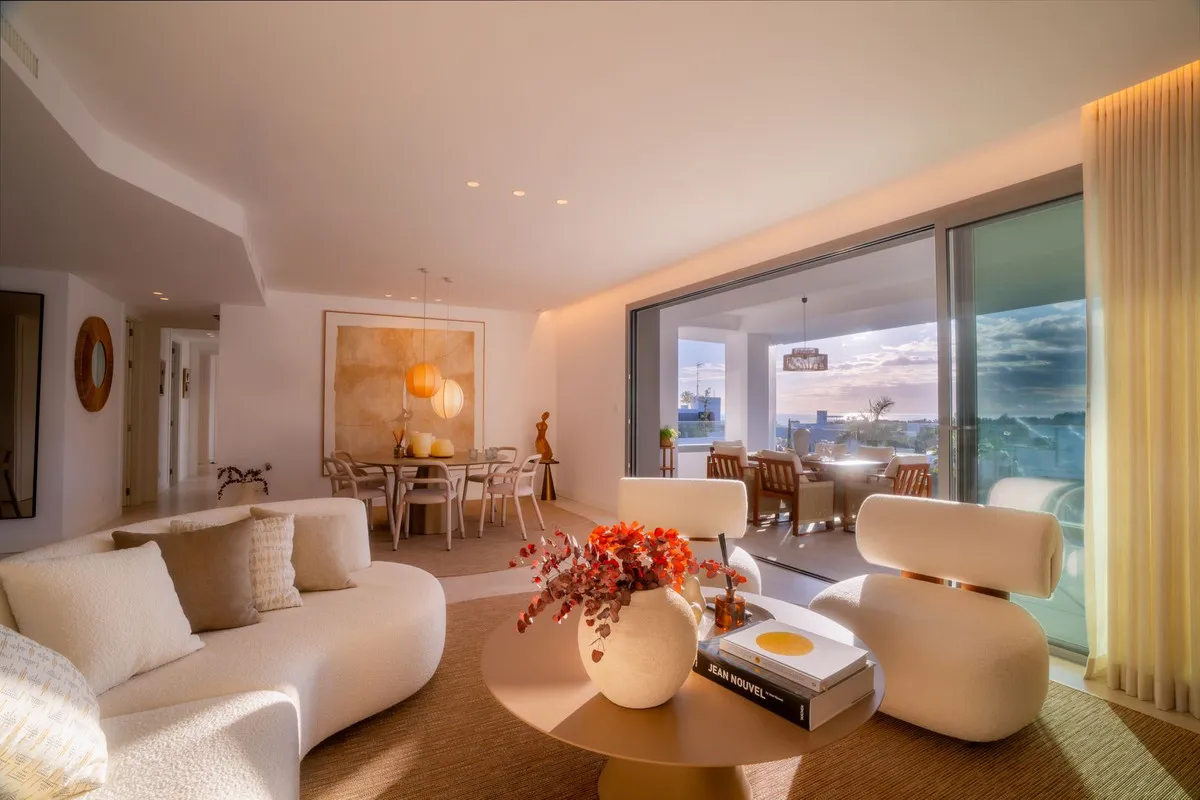 8039d50d-a380-4d28-81c8-5e7d5bcb9563