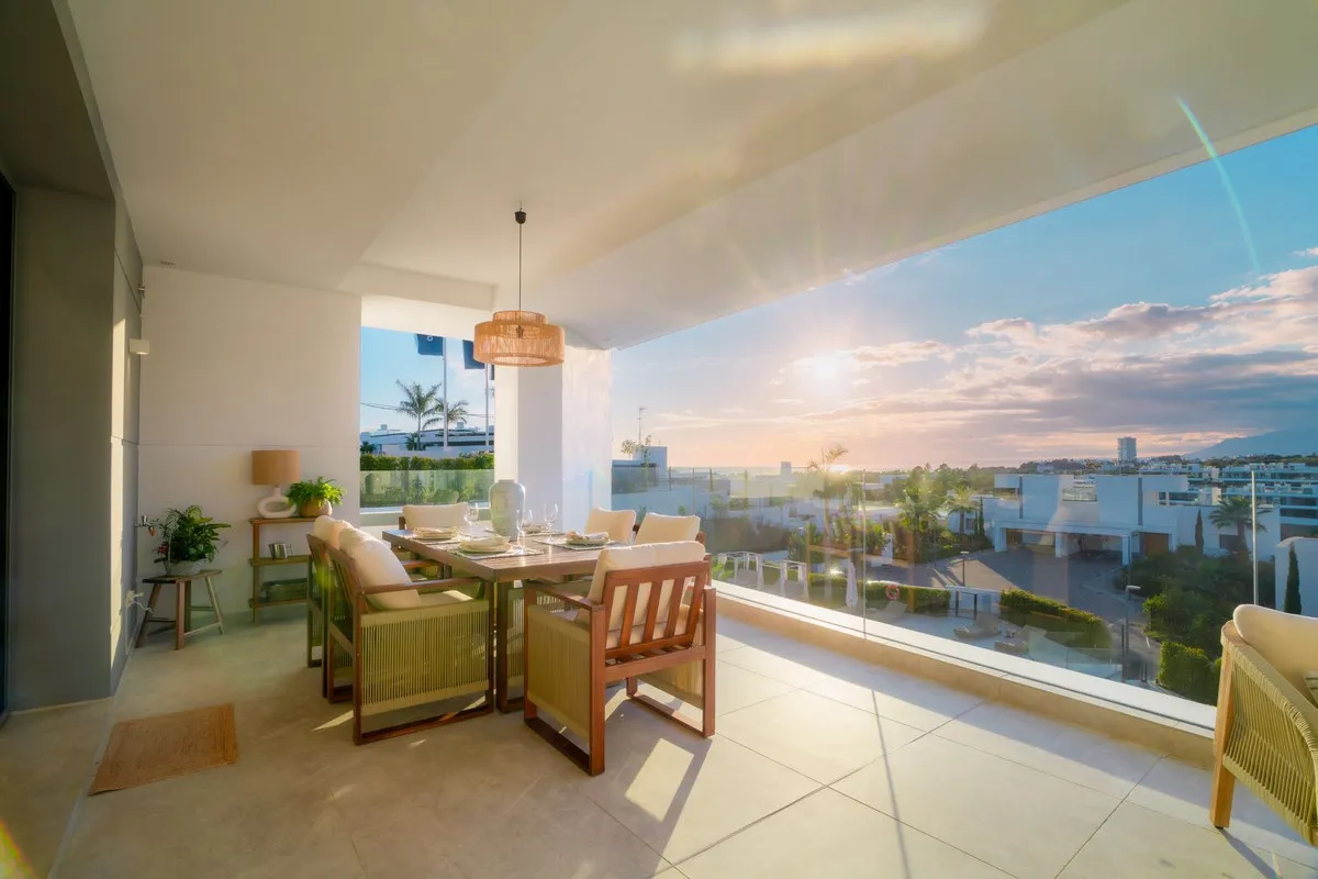 f8ec17a0-4e7b-4883-bad4-7bc3489e3112