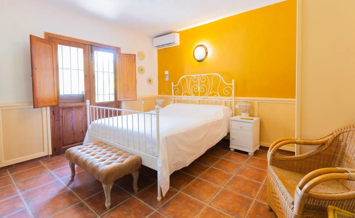 70e16af8-3fac-4877-baab-edc77ad7efa1