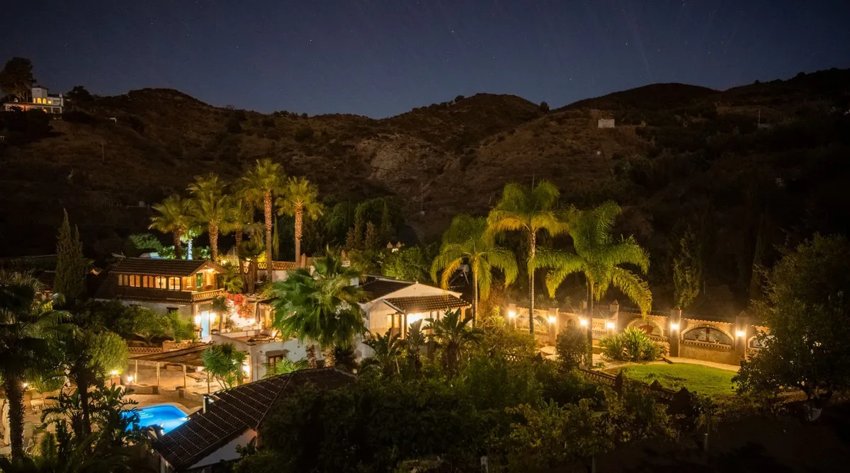 f7196afb-bf99-41a2-a44f-842c1474e2a9