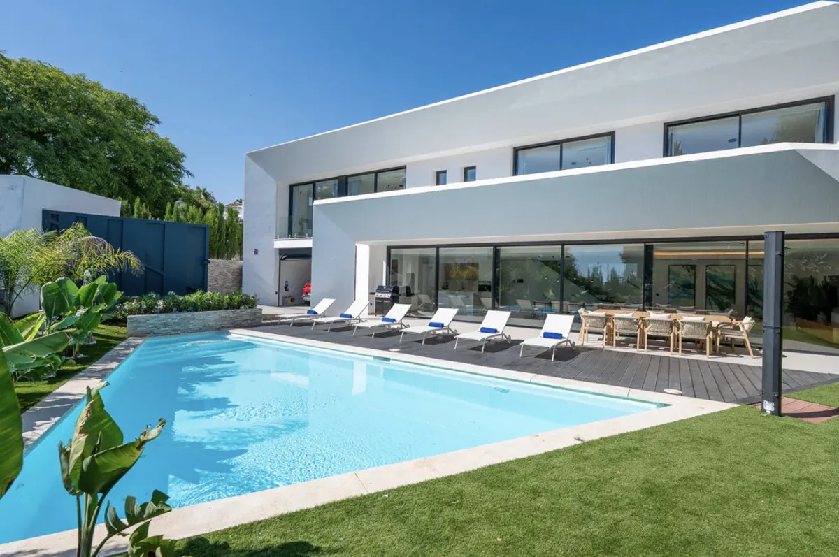 Villa Sand Dune: Luxury Home with Panoramic Sea Views