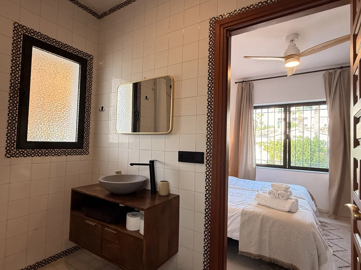 3c6c4edc-303a-471c-b6a2-544b3788520c