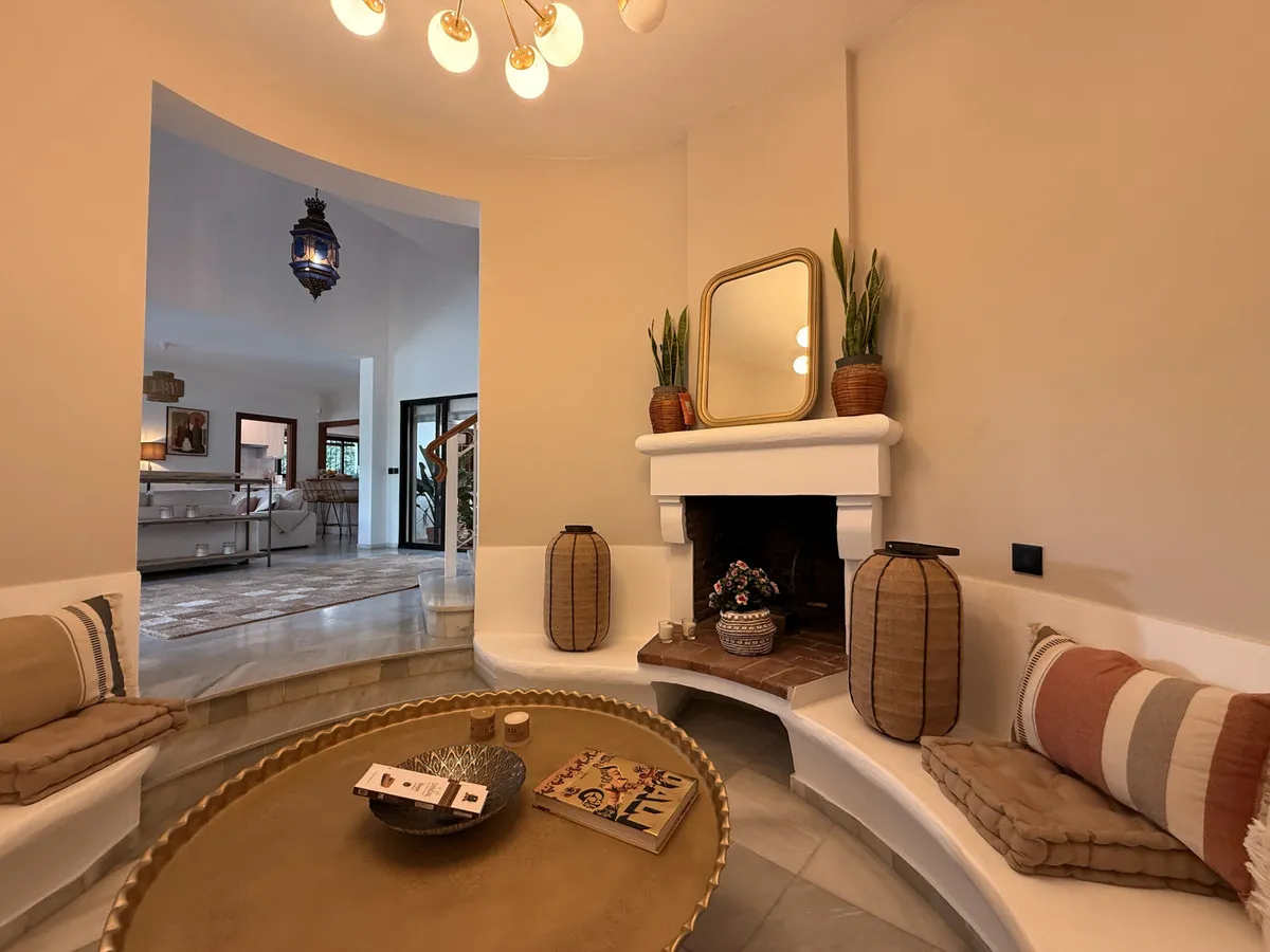 43e3b0fb-93d1-4ca5-a6d9-f287037010a1