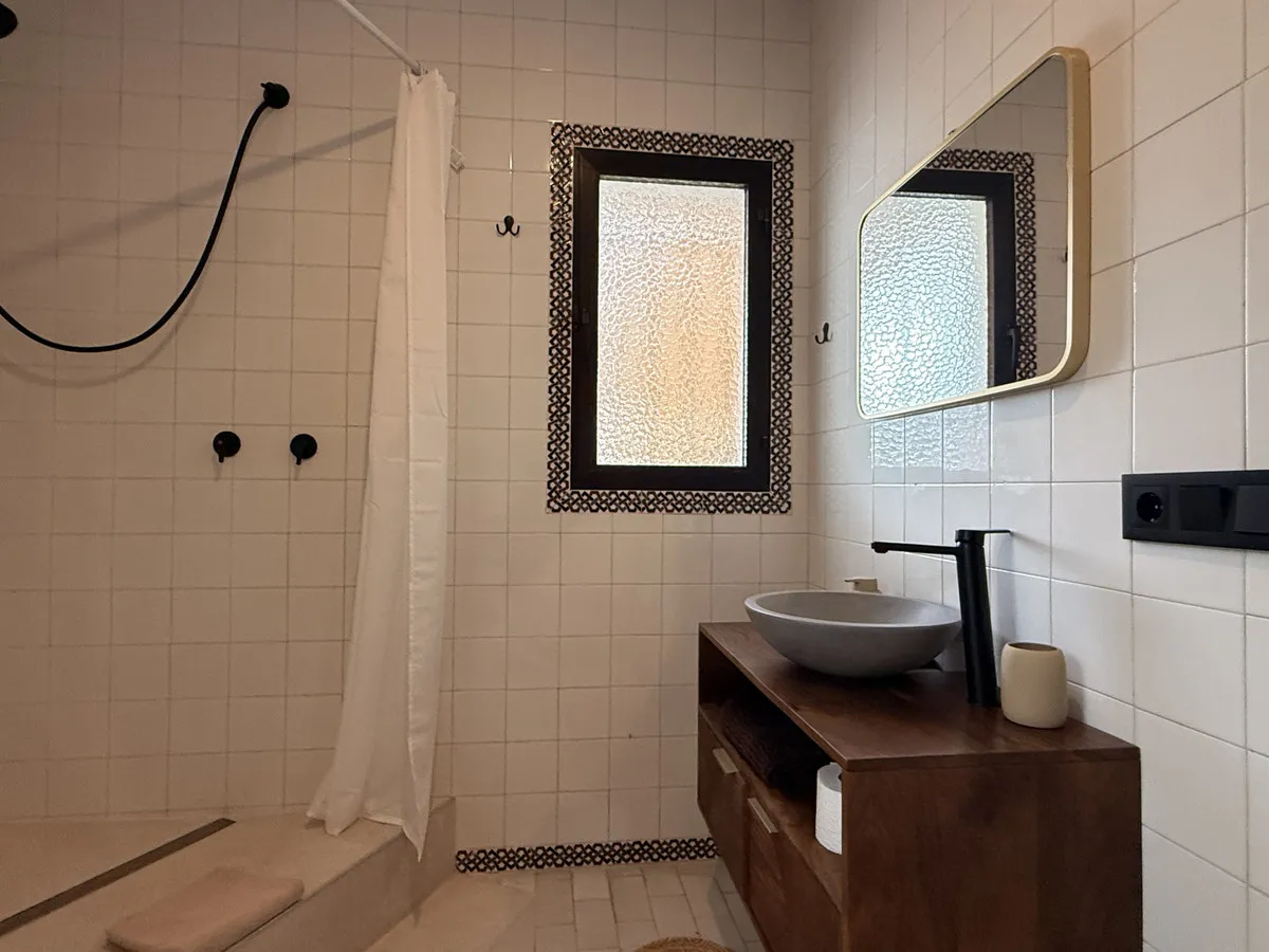 a7ab8052-2be3-458c-95b3-533222b18c14